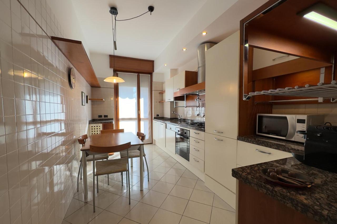 Emeraldway - Bellissimo Appartamento In Zona Sempione-Tre Torri Milano Eksteriør bilde